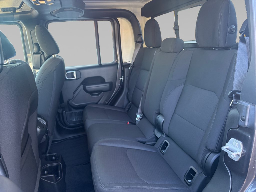 Used 2022 Jeep Gladiator Sport AWD/4WD image 13