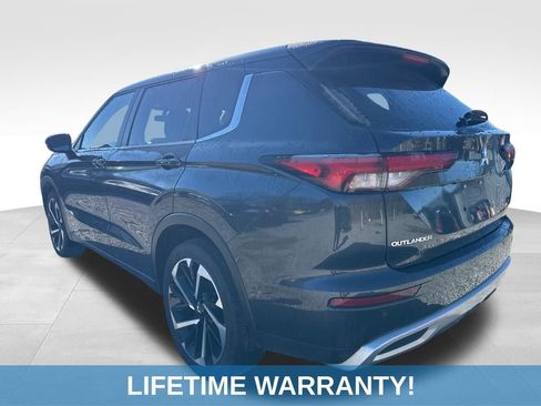 Used 2024 Mitsubishi Outlander SE Black Edition image 4