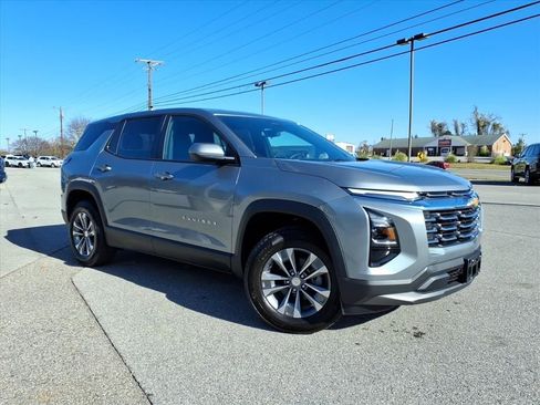 New 2026 Chevrolet Equinox LT image 2
