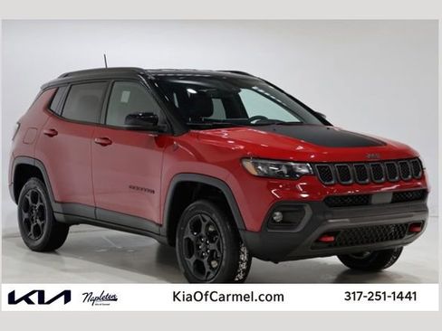 Used 2023 Jeep Compass Trailhawk w/ Trailhawk Convenience Group AWD/4WD image 1