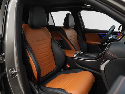 Used 2024 Mercedes-Benz GLC 300 image 25