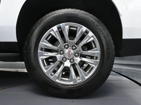 Used 2025 GMC Yukon XL Denali AWD/4WD image 15