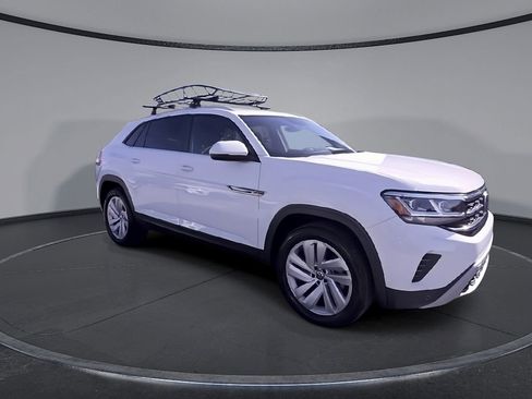 Used 2021 Volkswagen Atlas Cross Sport SE FWD image 2