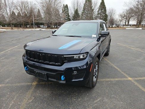 Used 2024 Jeep Grand Cherokee Trailhawk image 2