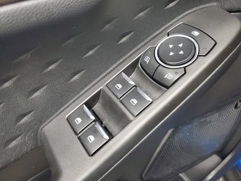 Used 2020 Ford Escape Titanium image 17