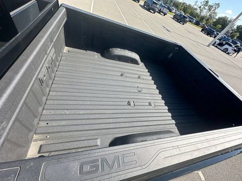 Used 2025 GMC Sierra 2500 AT4 AWD/4WD image 17