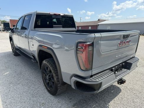 Used 2024 GMC Sierra 2500 AT4 w/ AT4 Premium Plus Package AWD/4WD image 3