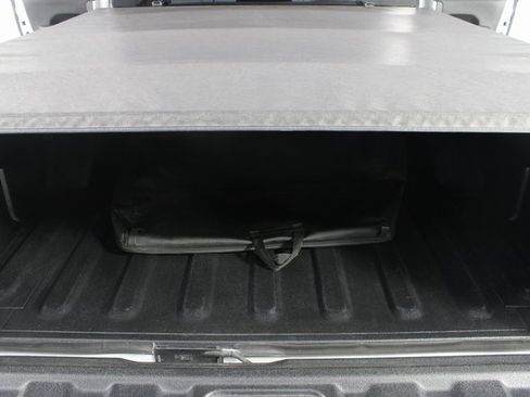 Used 2022 Jeep Gladiator Willys image 18