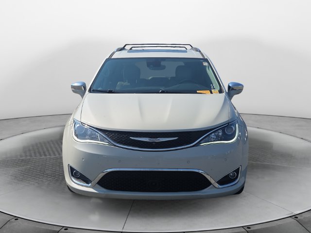 Used 2017 Chrysler Pacifica Limited FWD image 8
