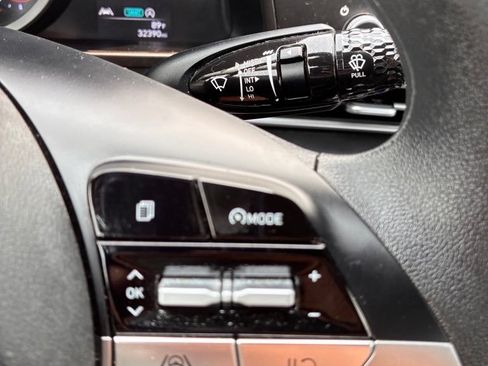 Used 2023 Hyundai Elantra SE FWD image 23
