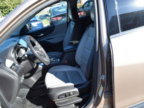 Used 2018 Chevrolet Equinox Premier FWD image 10