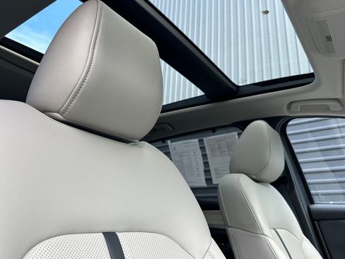 Certified 2025 MAZDA CX-70 Plug-In Hybrid w/ Premium Pkg image 19