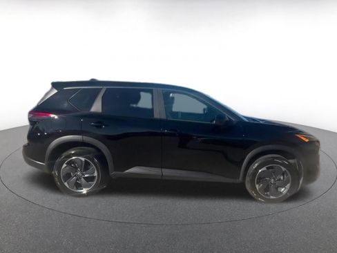 Used 2025 Nissan Rogue SV image 16