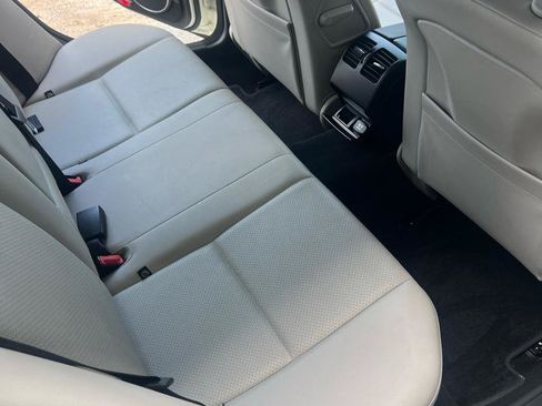 Used 2009 Mercedes-Benz C 300 Sedan image 10