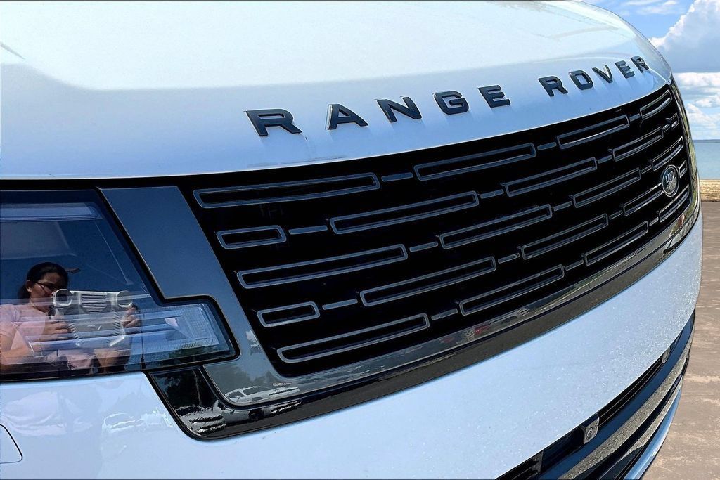 Used 2023 Land Rover Range Rover SE AWD/4WD image 33