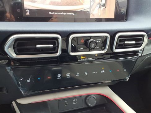 New 2026 Nissan Sentra SL image 12