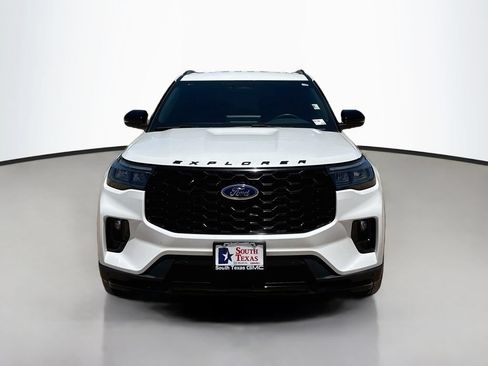Used 2025 Ford Explorer ST-Line w/ Premium Package RWD image 2
