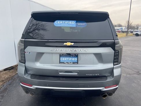 Certified 2025 Chevrolet Suburban Premier image 9