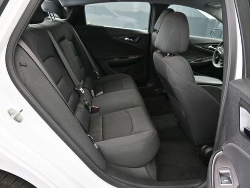 Used 2025 Chevrolet Malibu LT image 42