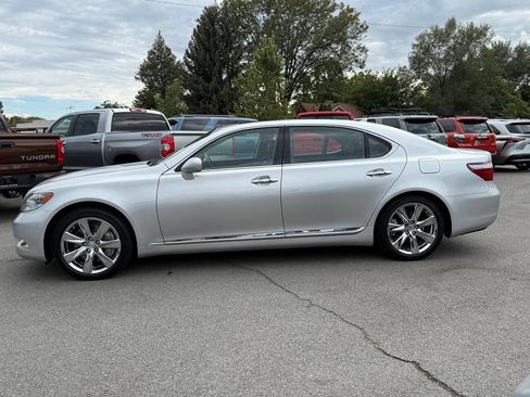 Used 2008 Lexus LS 600h L image 4