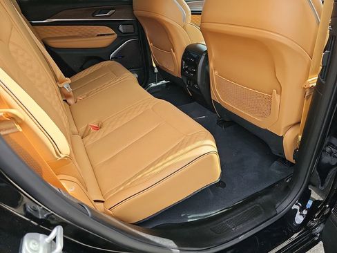 Used 2023 Jeep Grand Cherokee Summit w/ Luxury Tech Group V image 14