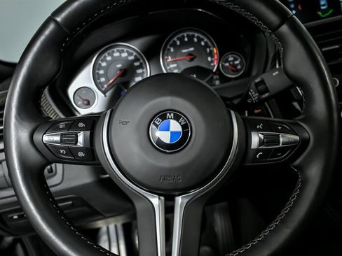 Used 2020 BMW M4 Coupe w/ Executive Package RWD image 23
