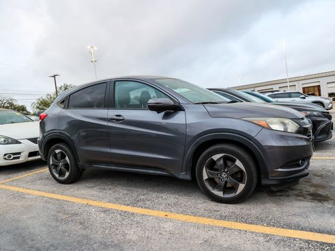 Used 2018 Honda HR-V EX image 19