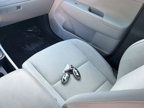 Used 2024 Hyundai Kona SE FWD image 32