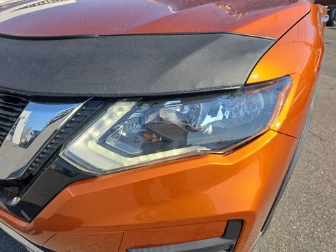 Used 2020 Nissan Rogue SV AWD/4WD image 11