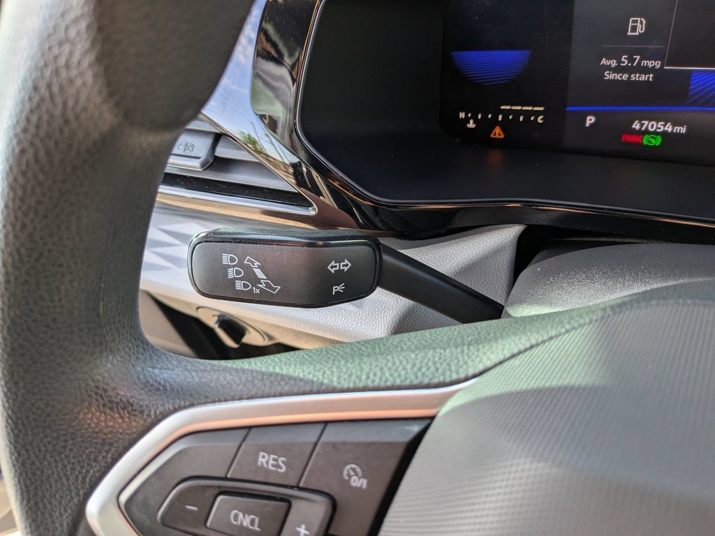 Certified 2022 Volkswagen Taos S FWD image 28