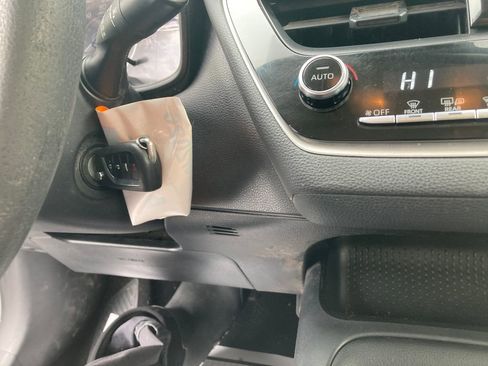 Used 2020 Toyota Corolla LE image 21