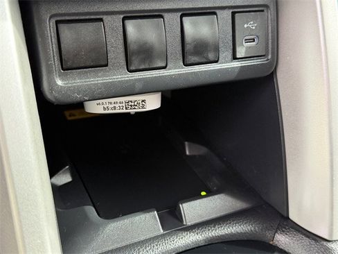 Used 2024 Toyota Corolla Cross SE image 28