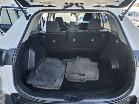Used 2023 Toyota RAV4 LE FWD image 9