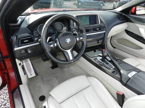 Used 2014 BMW 640i xDrive Convertible w/ M Sport Edition image 21