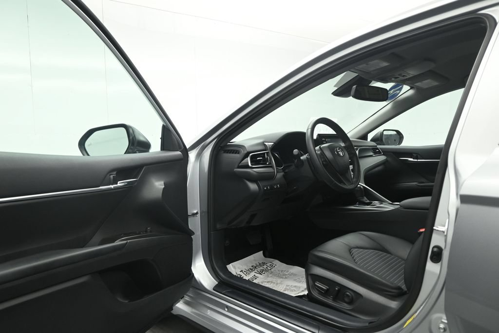 Used 2024 Toyota Camry SE w/ Convenience Package FWD image 7