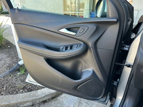 Used 2025 Buick Encore GX Preferred FWD image 18