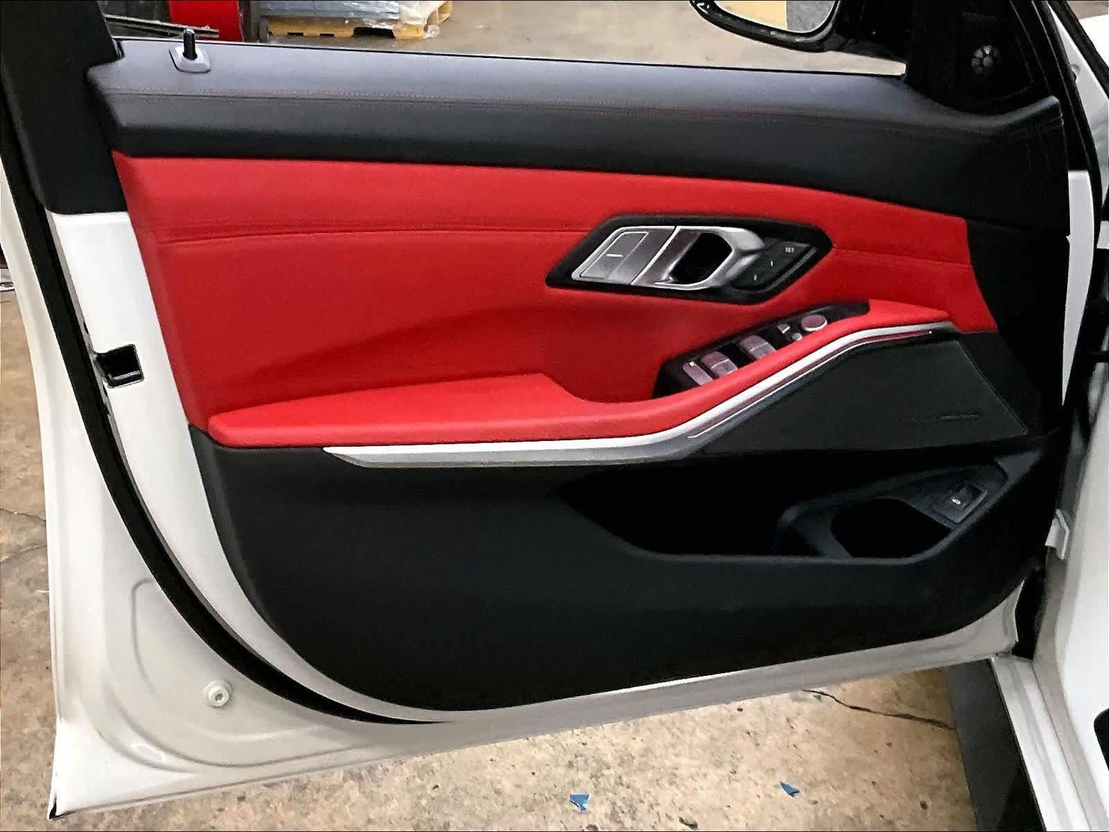 Used 2025 BMW M3 w/ M Carbon Exterior Package RWD image 25