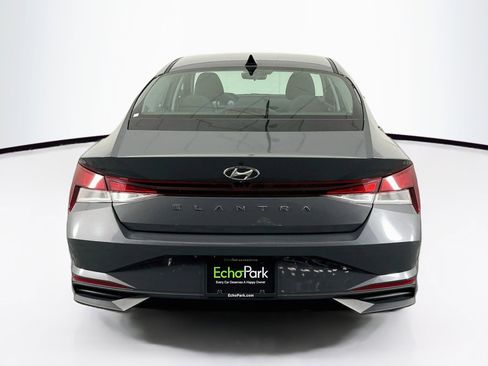 Used 2023 Hyundai Elantra SEL w/ Convenience Package FWD image 7