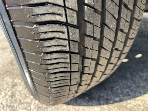 Used 2023 Chrysler Voyager LX image 48