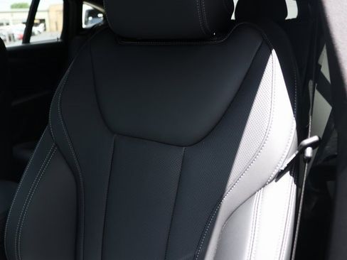 Used 2025 BMW X4 xDrive30i image 8