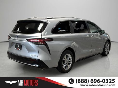 Used 2022 Toyota Sienna Limited AWD/4WD image 4