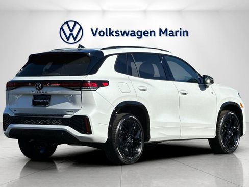 New 2026 Volkswagen Tiguan SE R-Line image 5