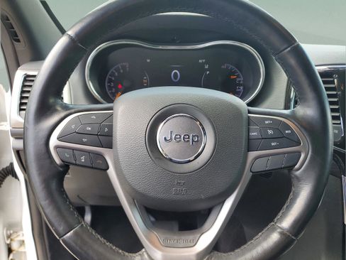 Certified 2021 Jeep Grand Cherokee Laredo X image 17