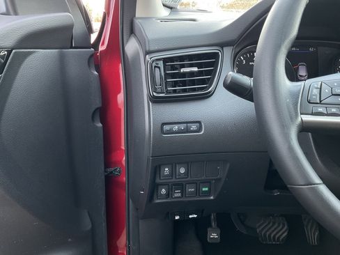 Used 2022 Nissan Rogue Sport SV image 24