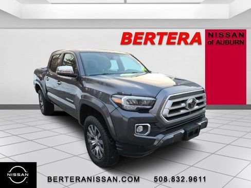 Used 2023 Toyota Tacoma Limited image 4