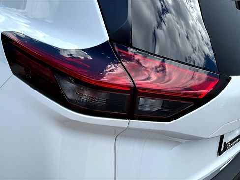 Used 2021 Nissan Rogue S image 23