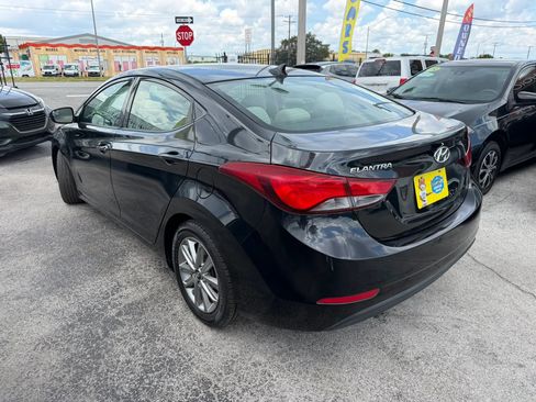 Used 2014 Hyundai Elantra SE w/ Option Group 02 FWD image 6