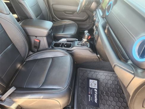 Used 2022 Jeep Wrangler Unlimited Sahara w/ Cold Weather Group image 15