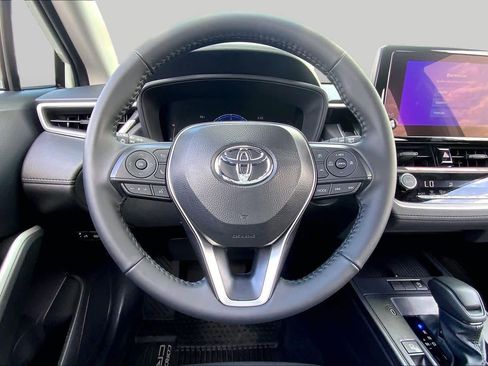 Certified 2026 Toyota Corolla Cross LE FWD image 6