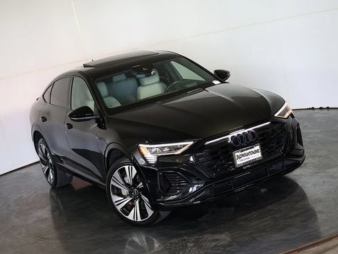 Used 2024 Audi Q8 e-tron Prestige w/ Prestige Package AWD/4WD image 7